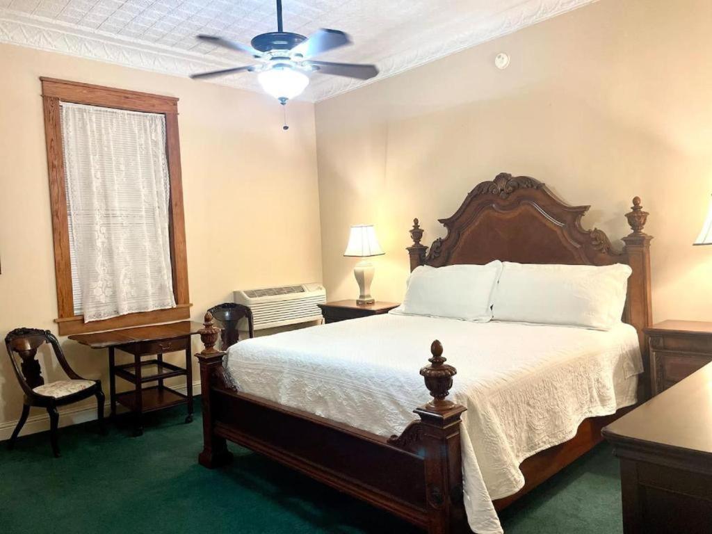 The Eastland Historic Hotel- Imperial Room מראה חיצוני תמונה